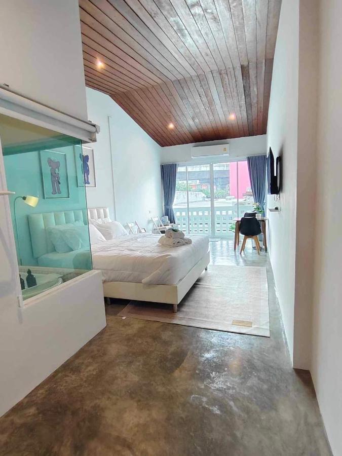 Mr Black & Ms White -self Check In Apartment Bangkok