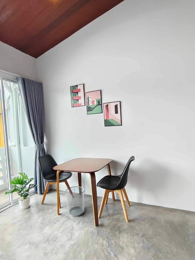 Mr Black & Ms White -self Check In Apartment Bangkok