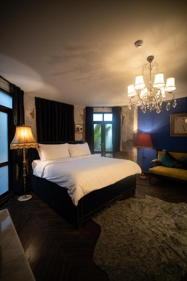 Baan Tuk Din Bangkok