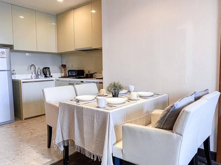 Apartment Grand Modern 2br - Ultra Fast Wifi - Phrom Phong *
