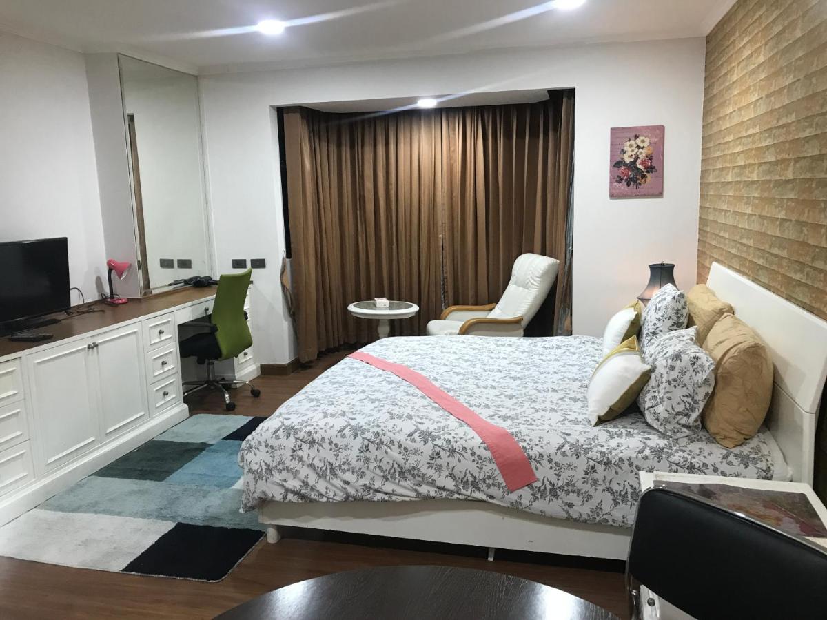 Nana Signature Apartment