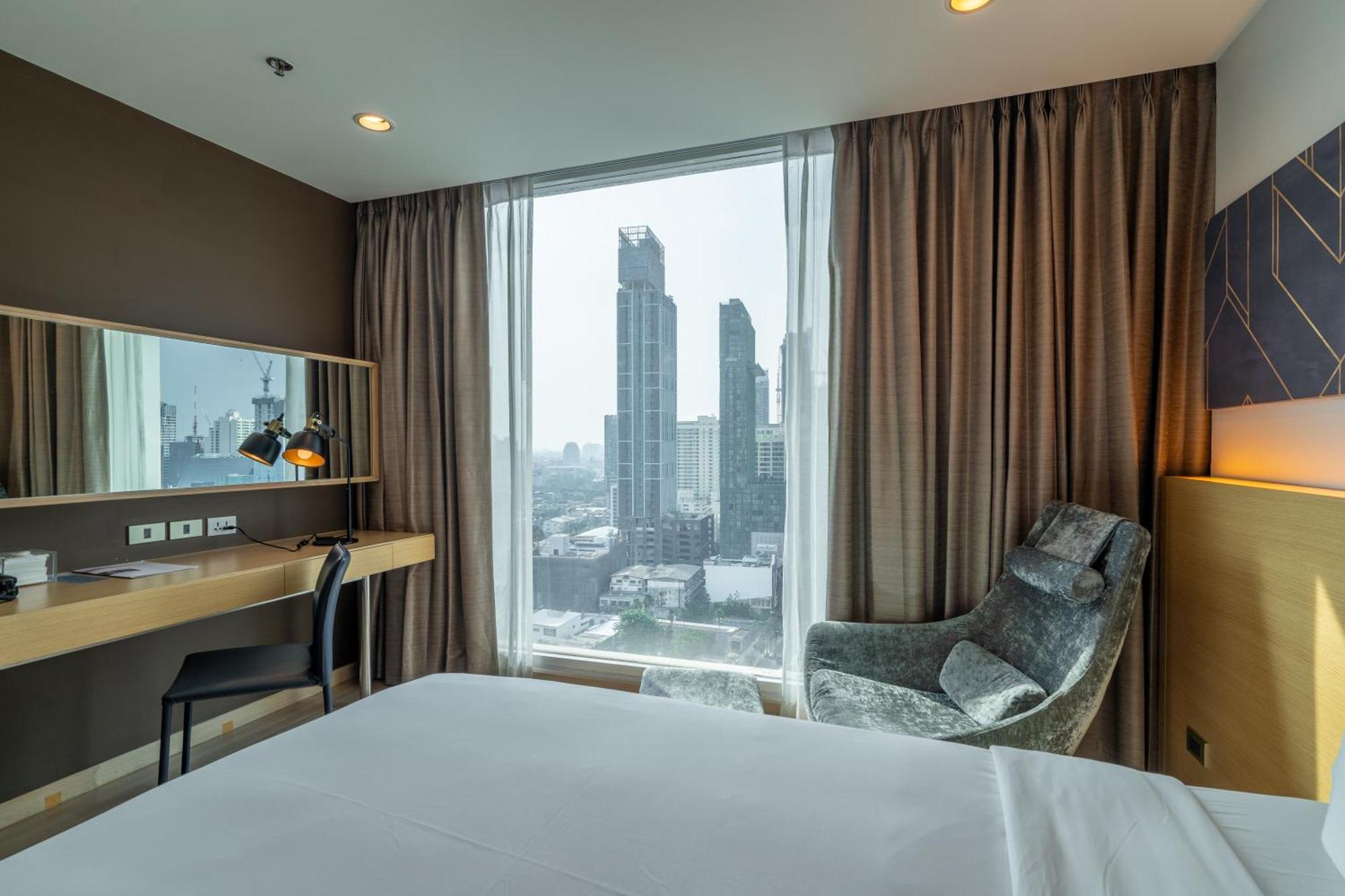 Vela Dhi Glow Pratunam Bangkok