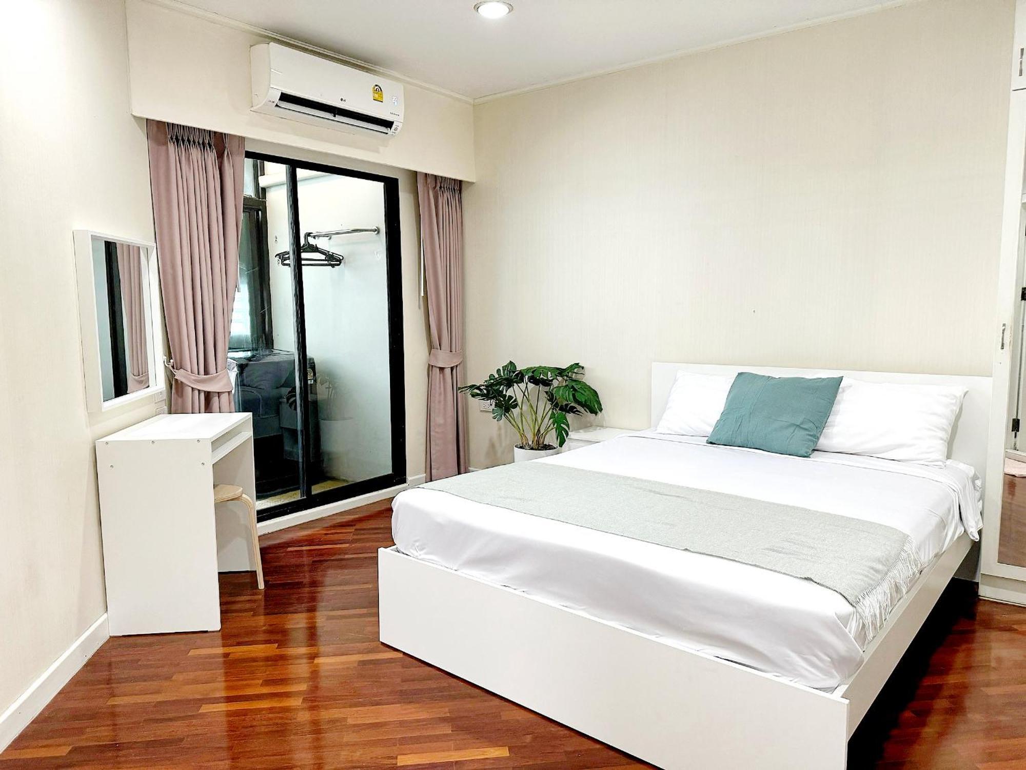 Grand Diamond Apartment Bangkok