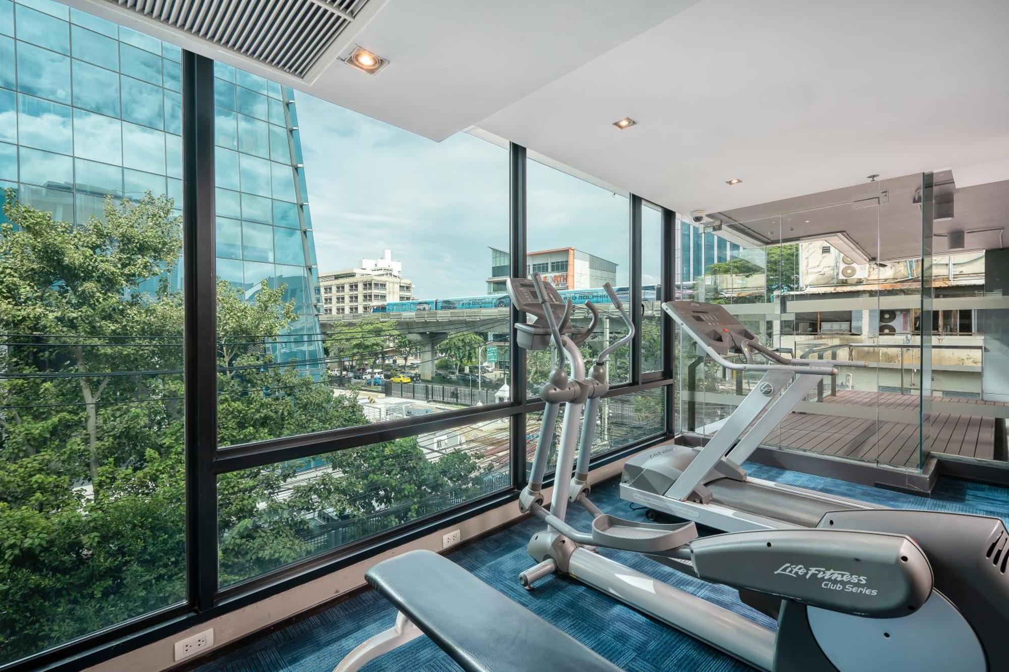 Vic 3 4* Bangkok