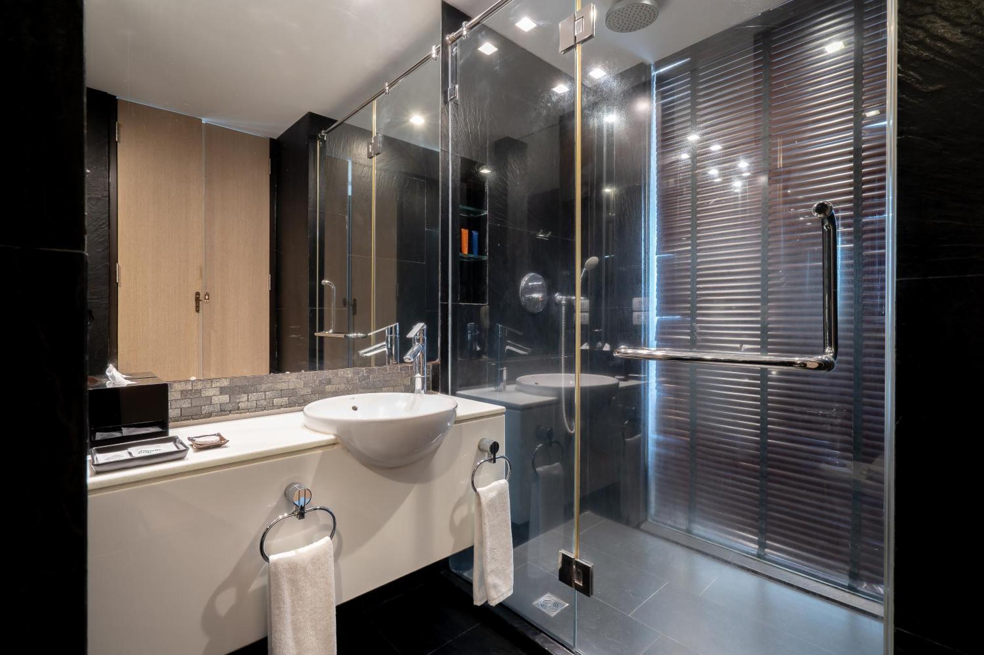 Vic 3 Hotel 4*