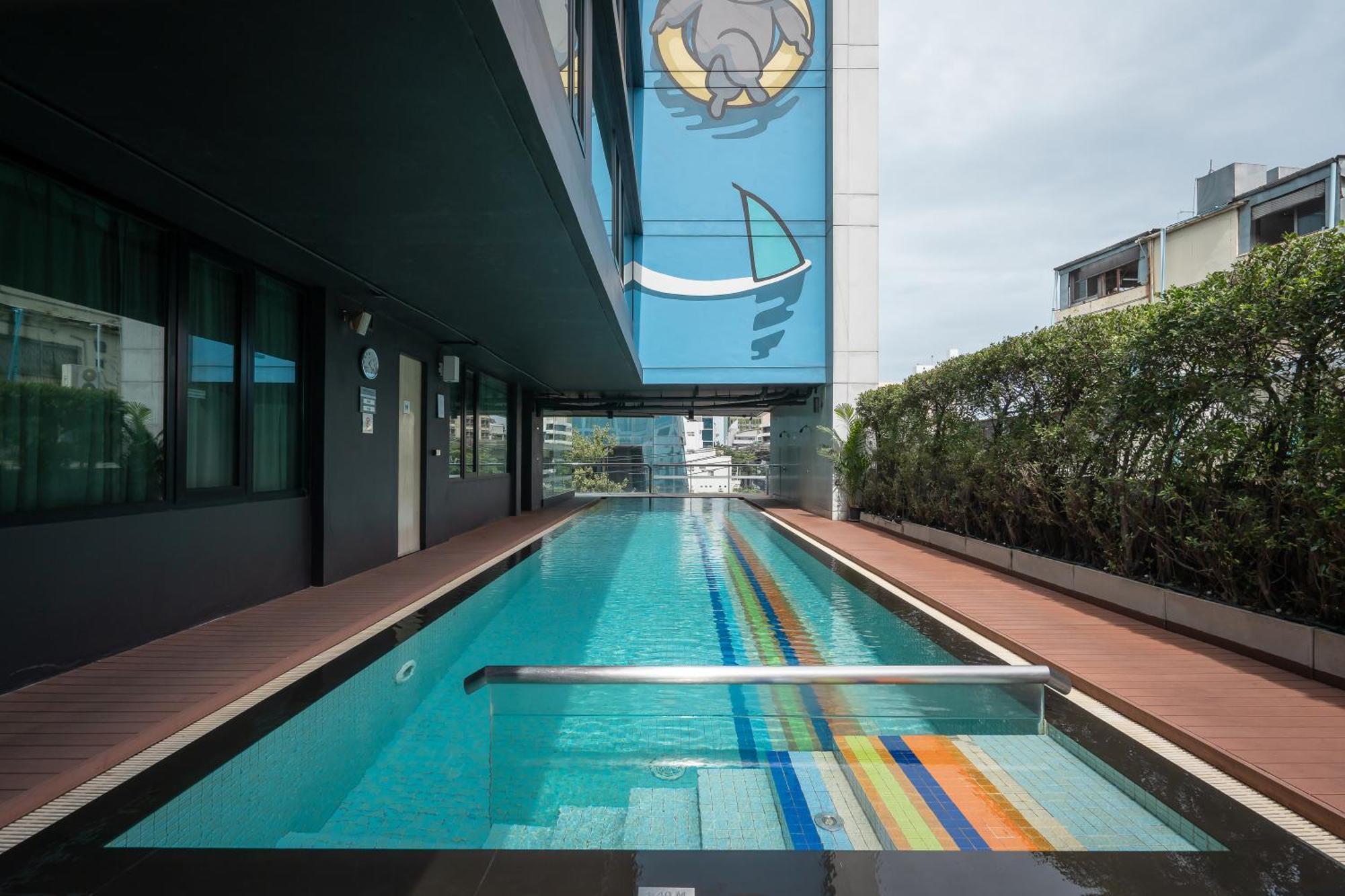 Vic 3 4* Bangkok