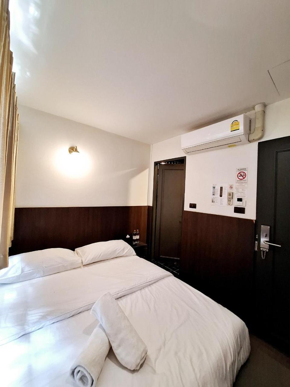 Four Sisters Hostel *