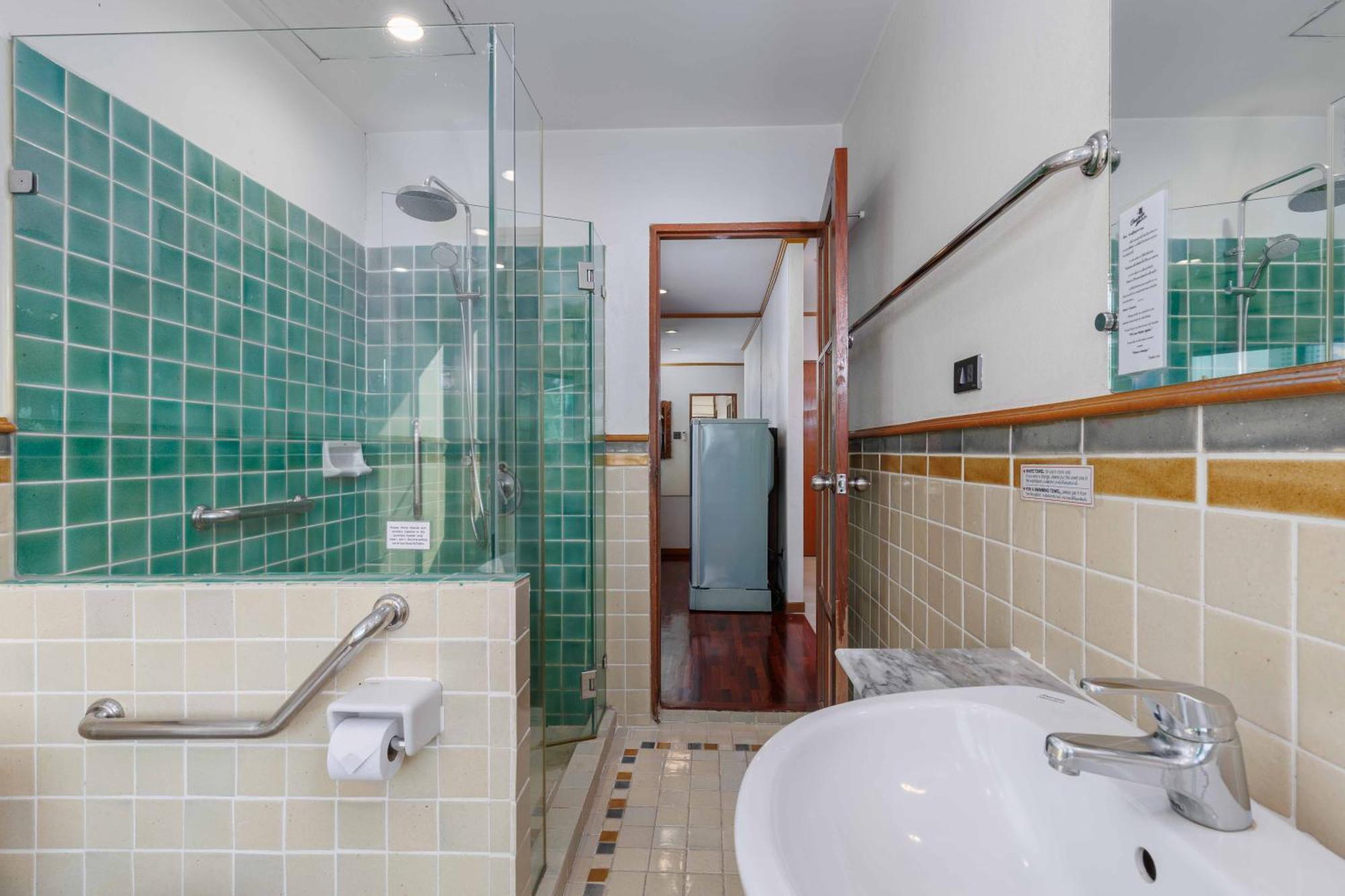 Hotel Charlie House Pin Klao Bangkok