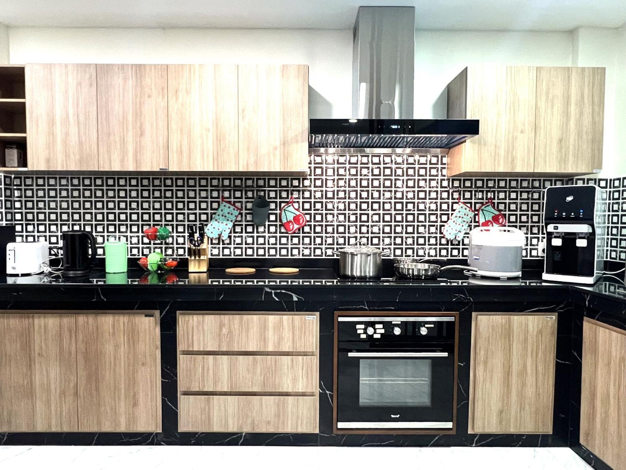 At Four-6 Bed, Center, Nana Bts, Mbk, World, Siam Villa