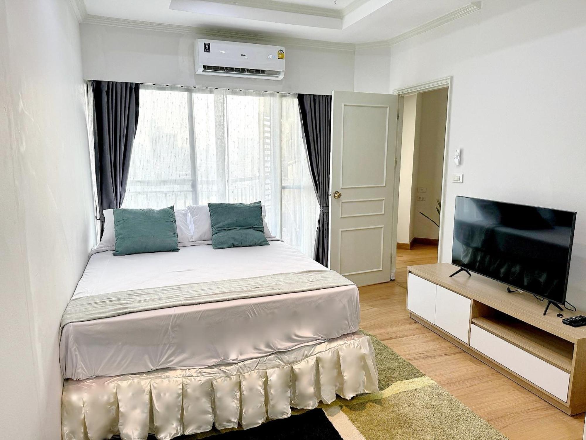 Grand Diamond Apartment