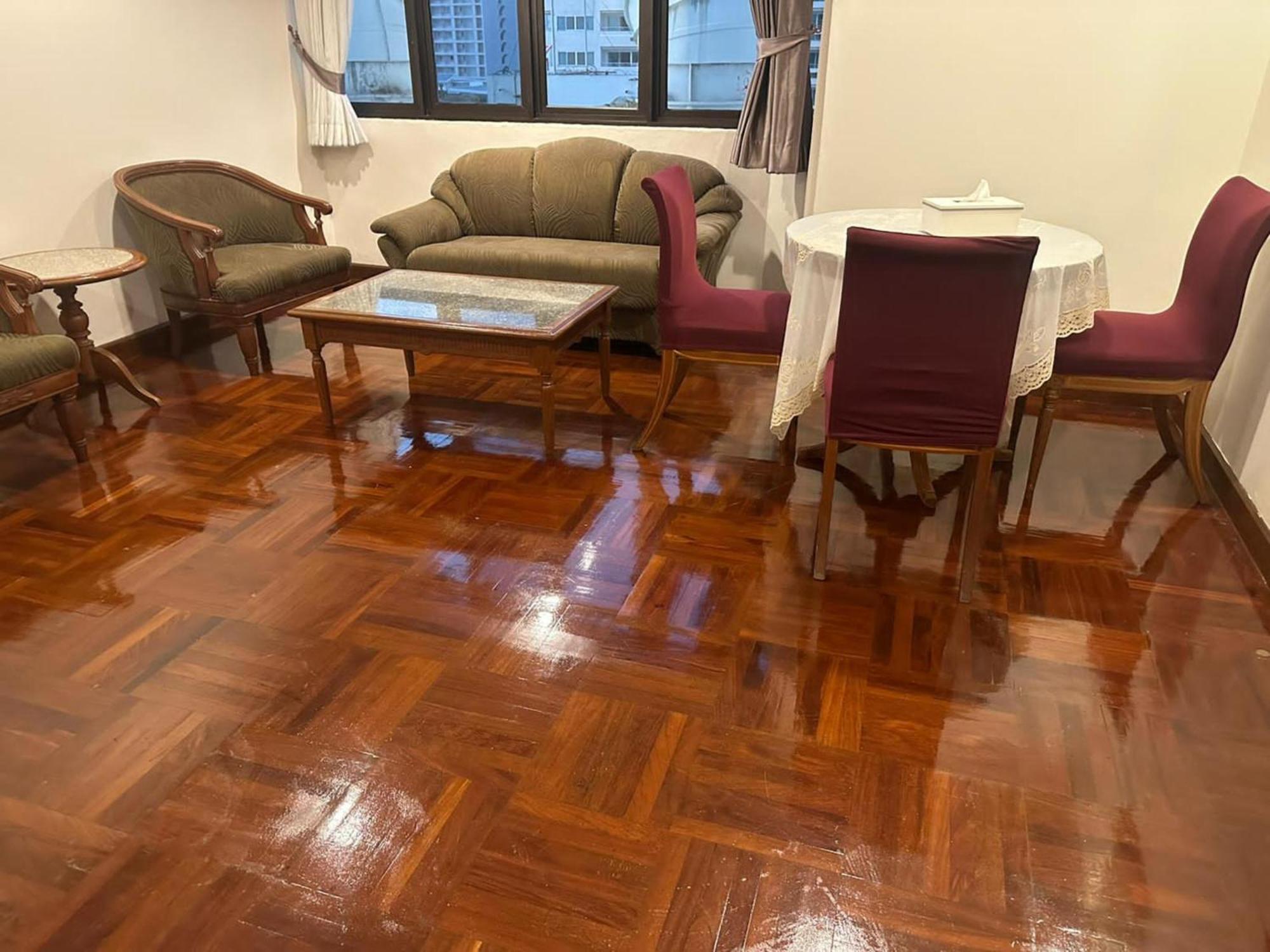 Omni Tower Sukhumvit Soi 4 Direct Apartment *