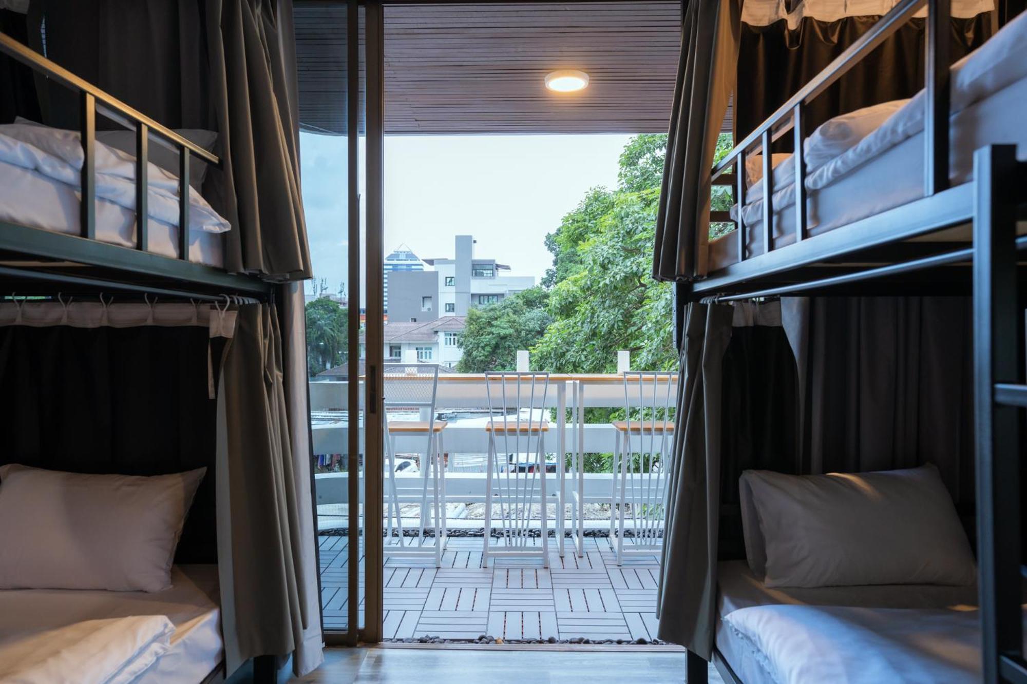 420 - Ekkamai Buds & Beds Hostel *