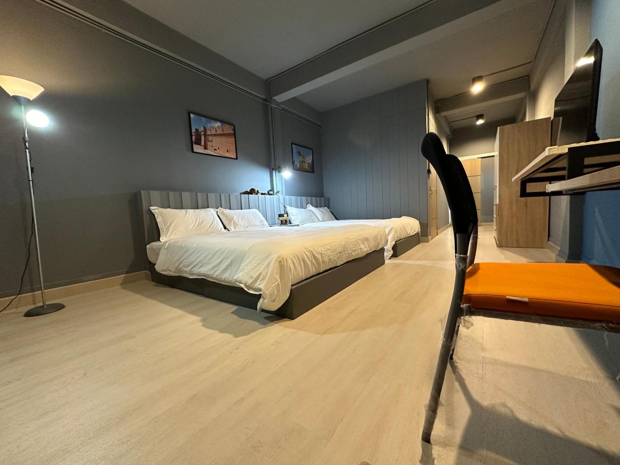 Guest house Chiangmai Vibe, House, 7 Mins To Bts, Center, Private In Sathon, Private Bathroom, Bangkok, Thailand Bangkok