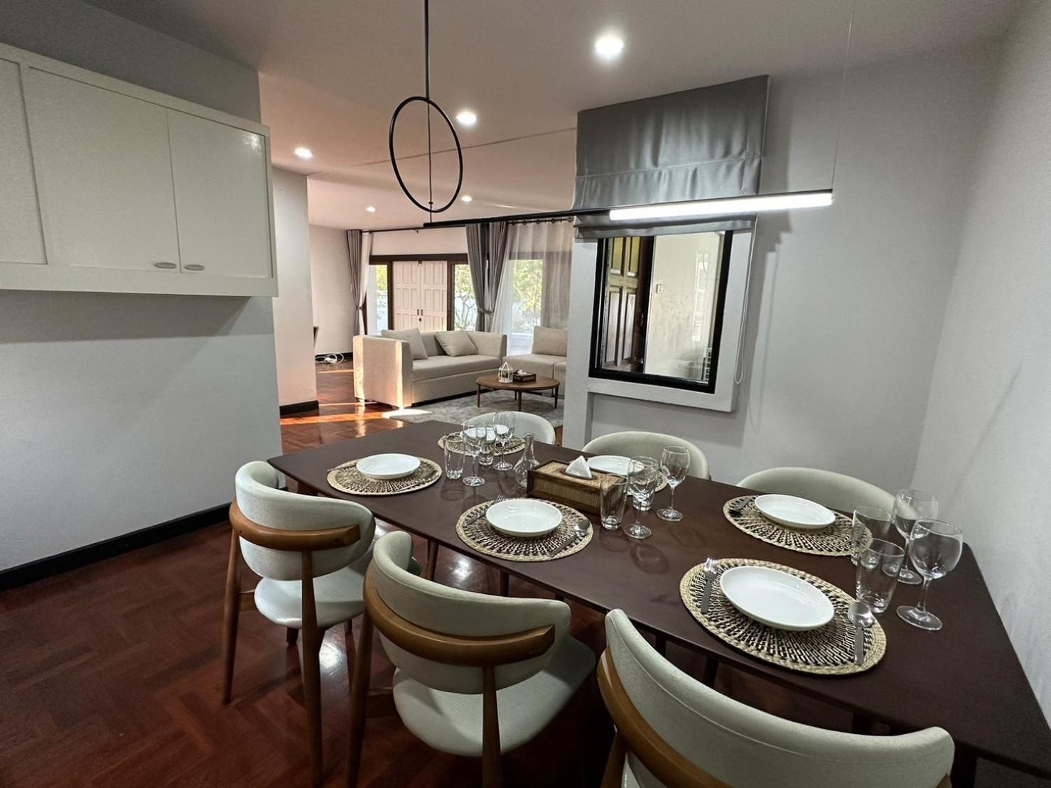 Airy Villa *