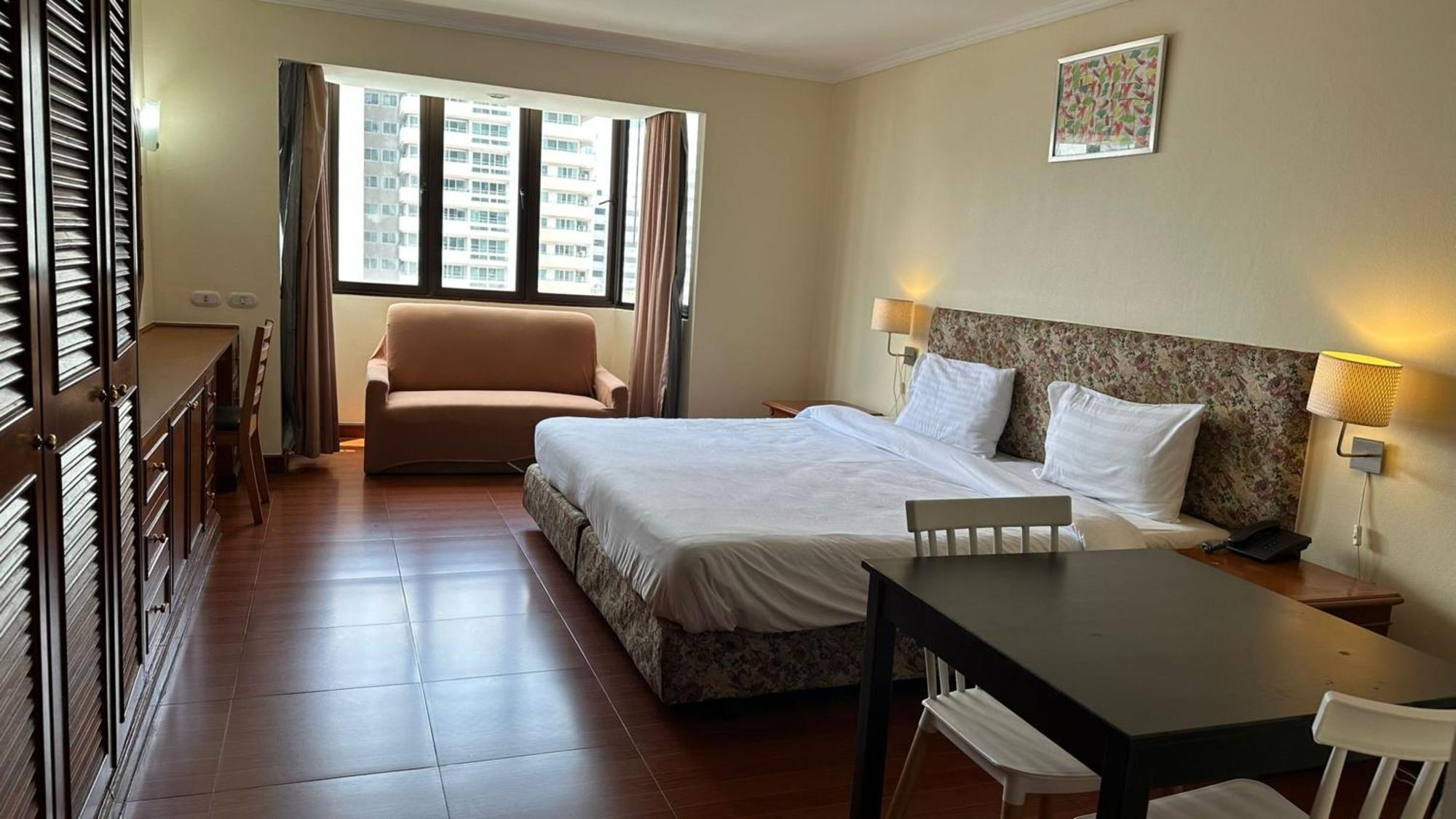 Apartment Omni Tower Sukhumvit Soi 4 Direct Bangkok