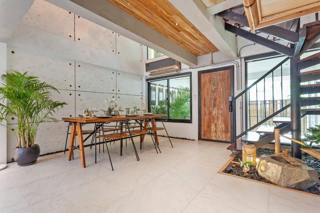 Thai Wabi-sabi Loft * Bangkok
