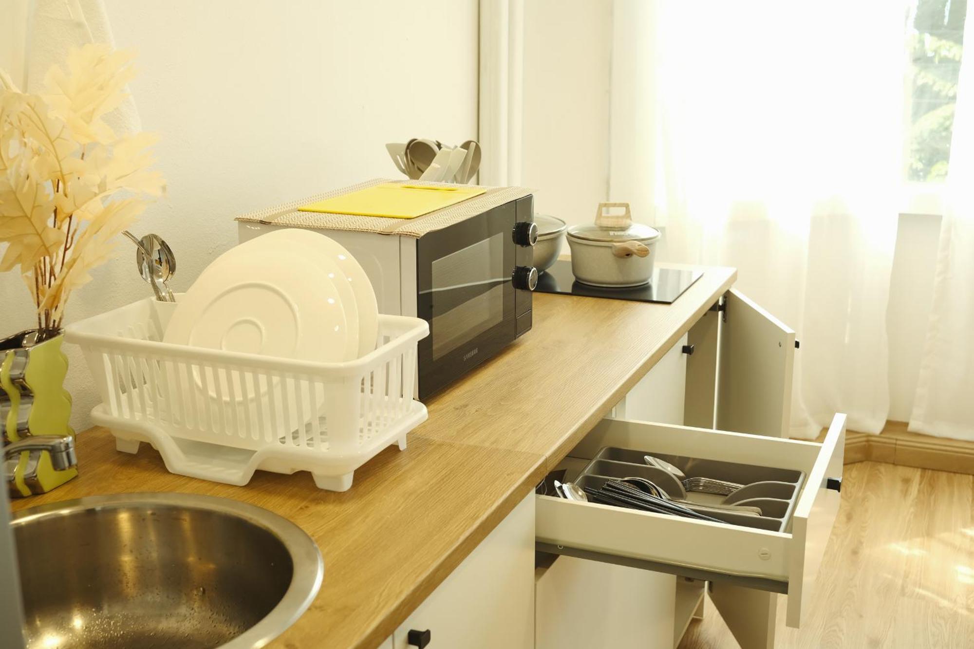 2br Stylist Rare Find China Town Appartement