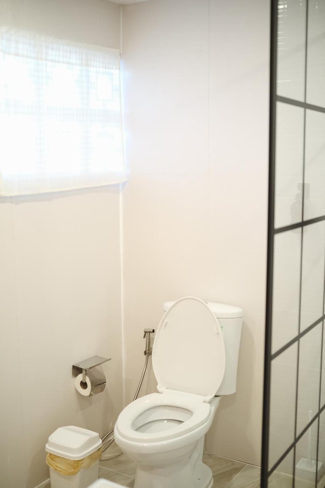 2br Stylist Rare Find China Town Appartement *