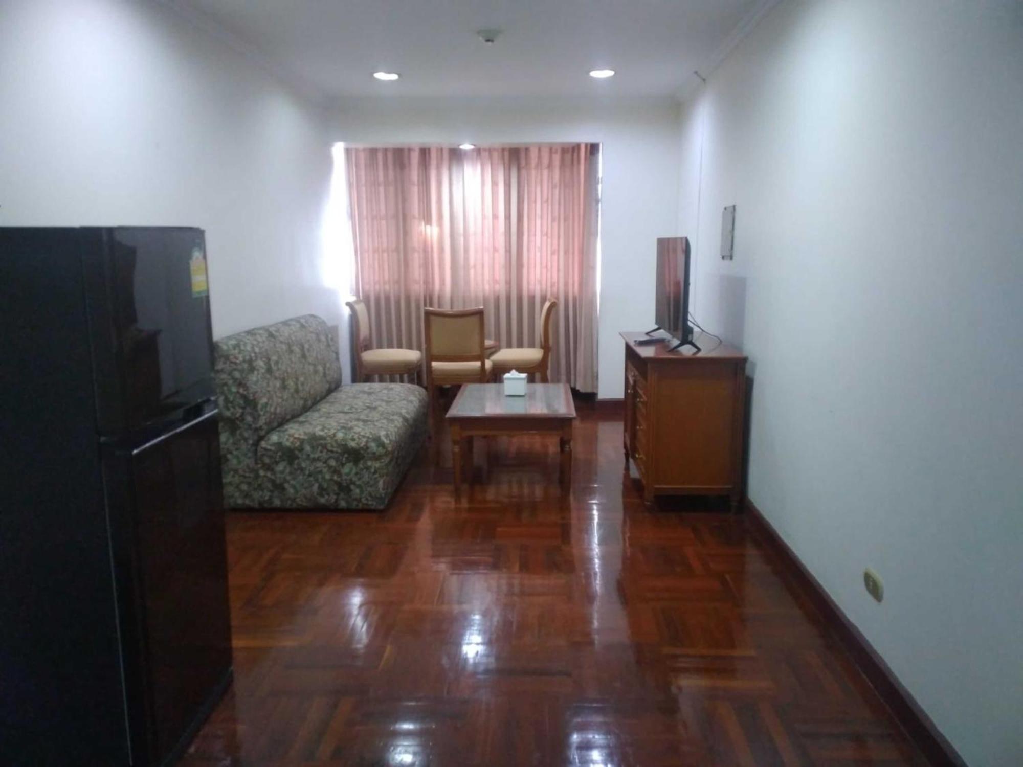 Omni Tower Sukhumvit Soi 4 Direct