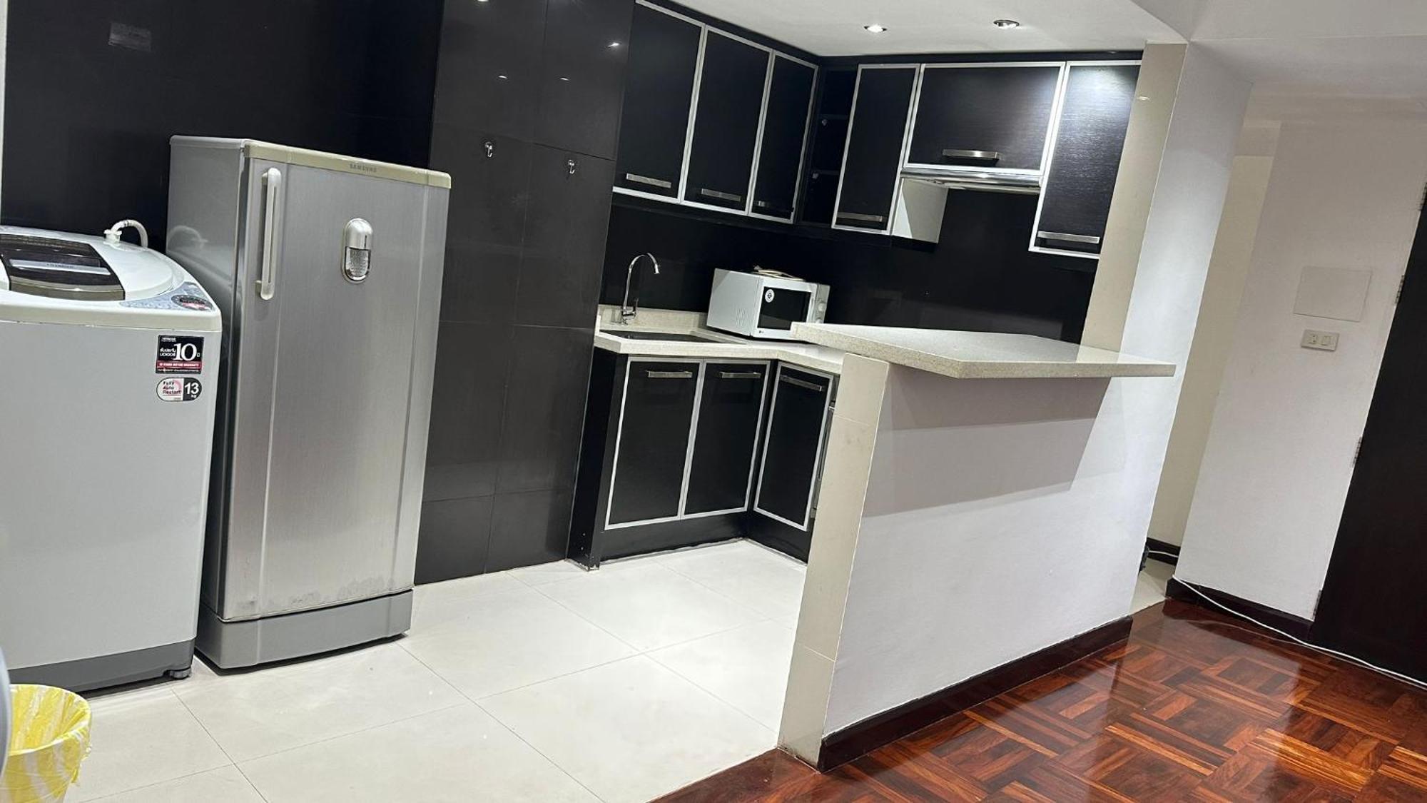 Omni Tower Sukhumvit Soi 4 Direct Apartment *