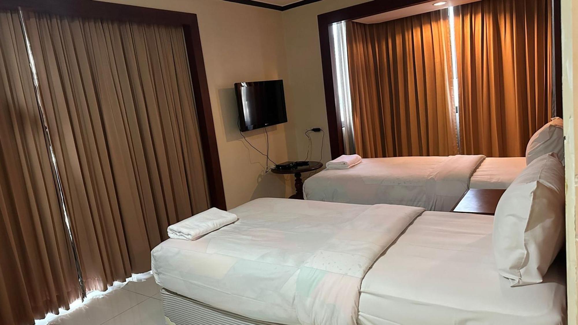 Omni Tower Sukhumvit Soi 4 Direct Bangkok