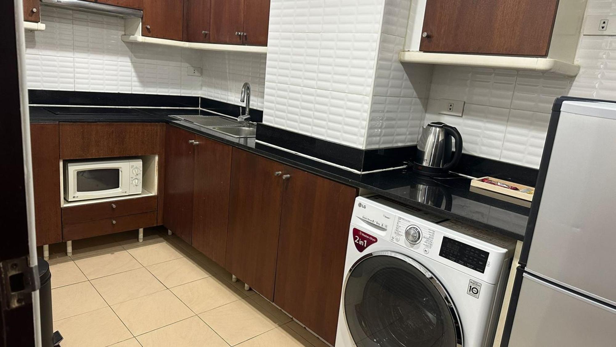 Omni Tower Sukhumvit Soi 4 Direct Apartment