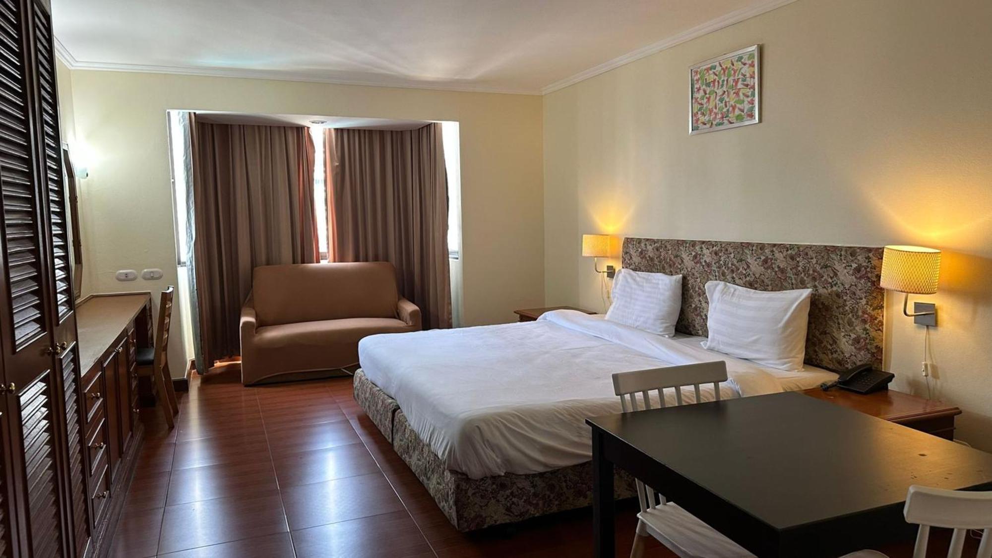 Apartment Omni Tower Sukhumvit Soi 4 Direct Bangkok