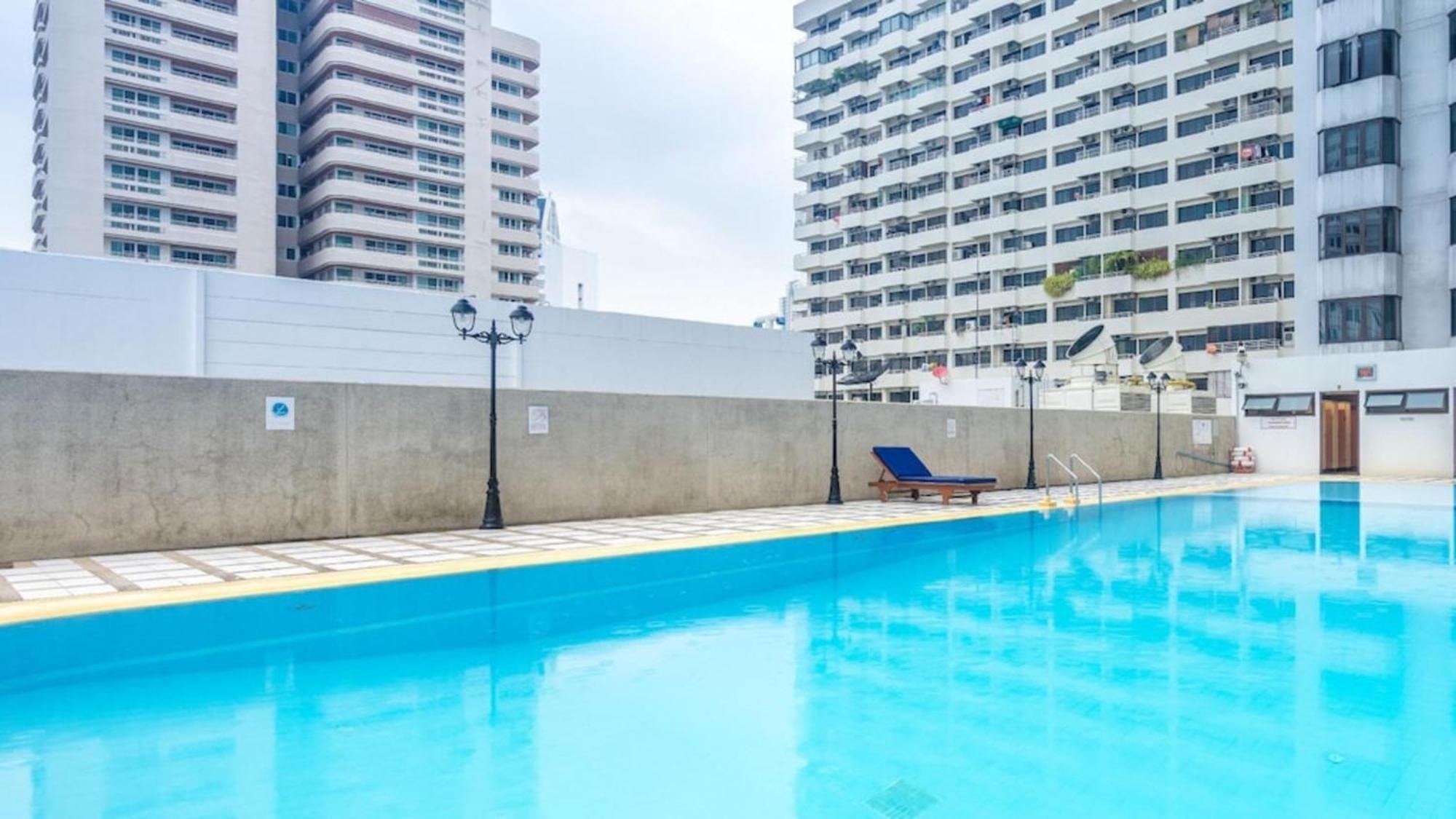 Omni Tower Sukhumvit Soi 4 Direct *