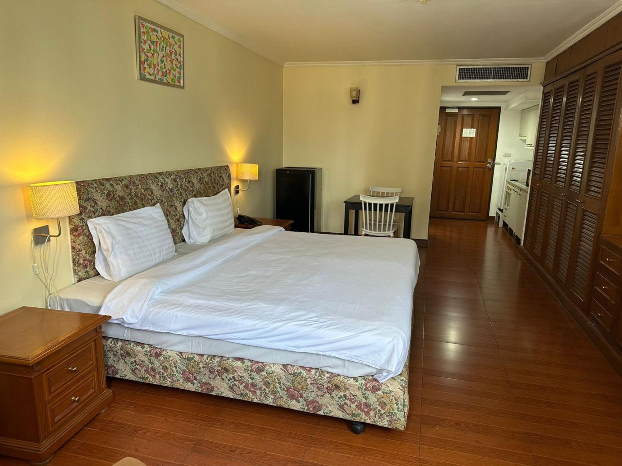 Apartment Omni Tower Sukhumvit Soi 4 Direct Bangkok