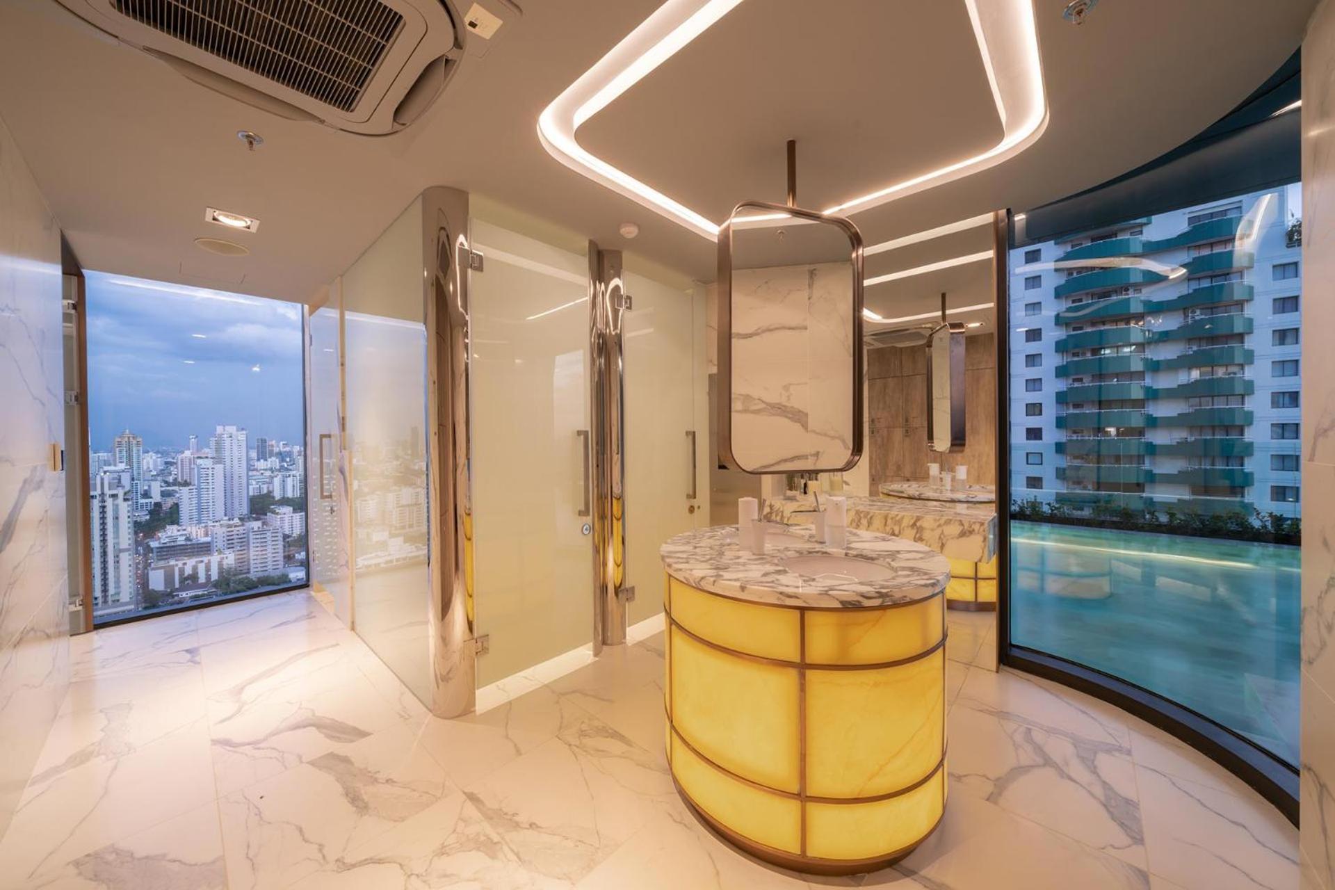 Ultra Classy Designer Central Asok Terminal 21 Apartment Bangkok