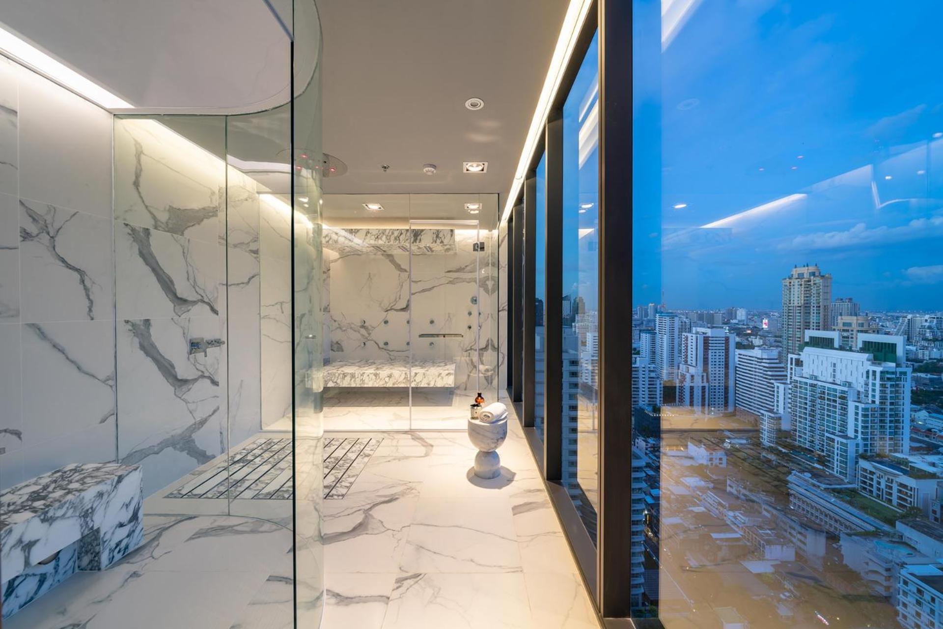 Ultra Classy Designer Central Asok Terminal 21 Apartment