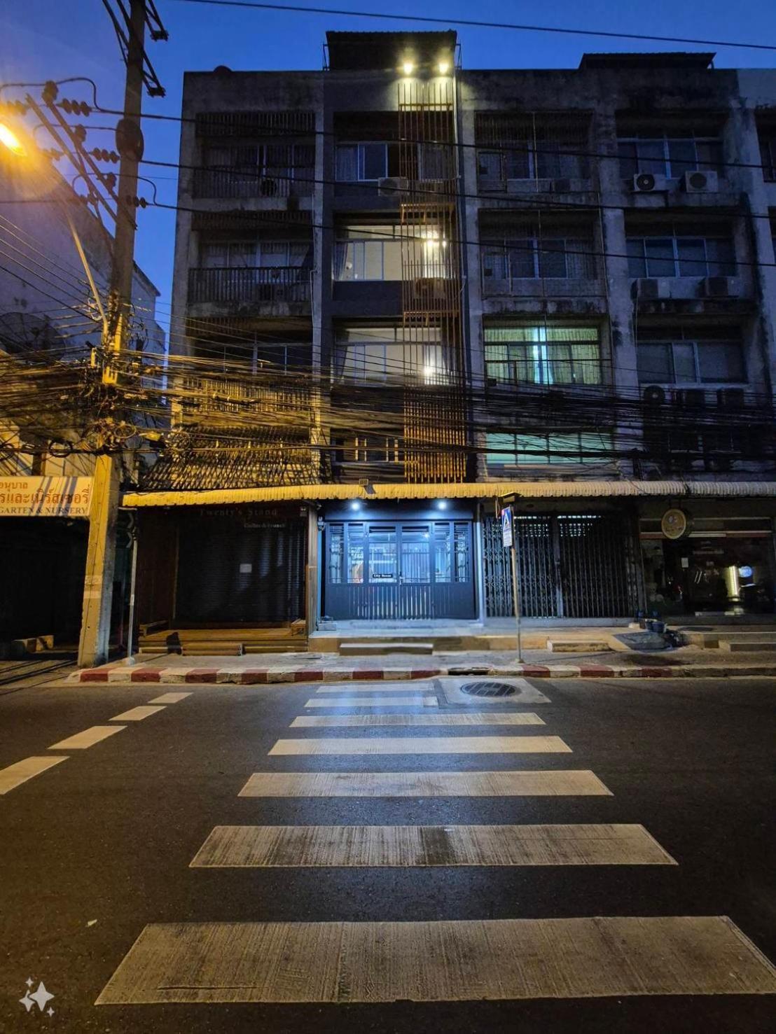 Gasthof Chiangmai Vibe, House, 7 Mins To Bts, Center, Private In Sathon, Private Bathroom, Bangkok, Thailand