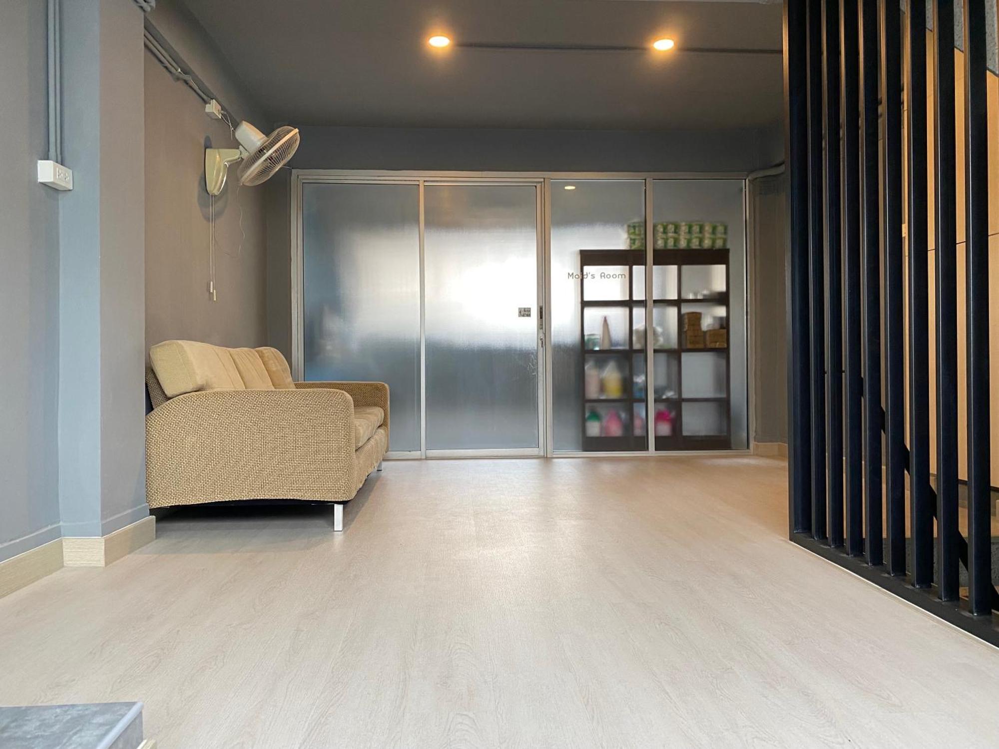 Chiangmai Vibe, House, 7 Mins To Bts, Center, Private In Sathon, Private Bathroom, Bangkok, Thailand Bangkok