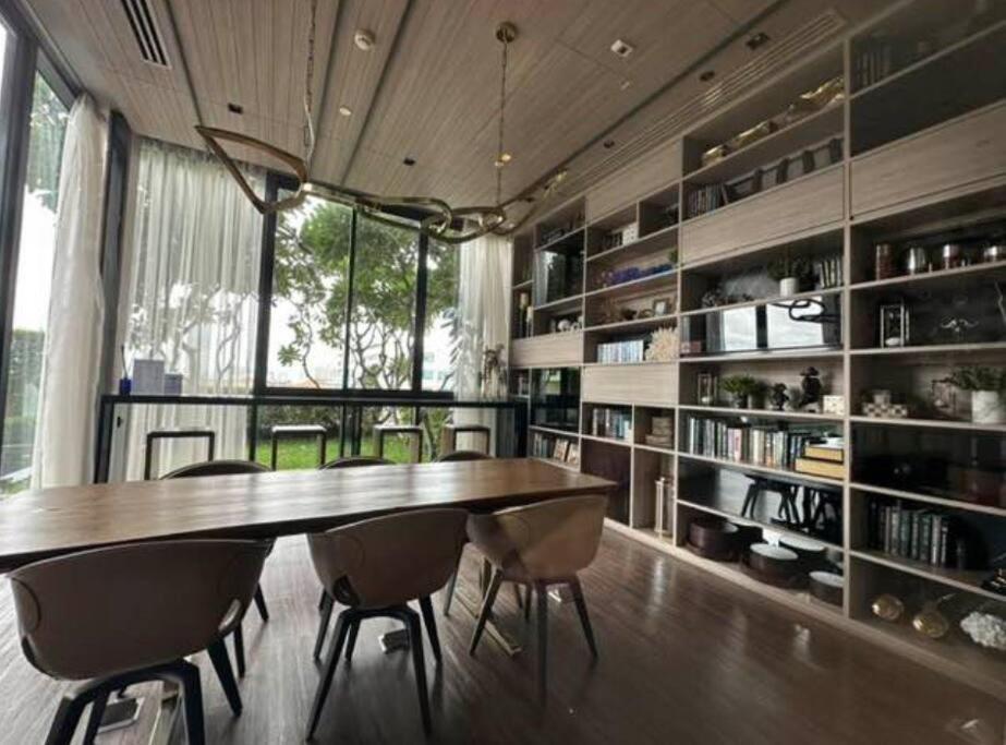 S71 Sukhumvit Big 1 Bedroom City ​​center Swim Gym Apartment