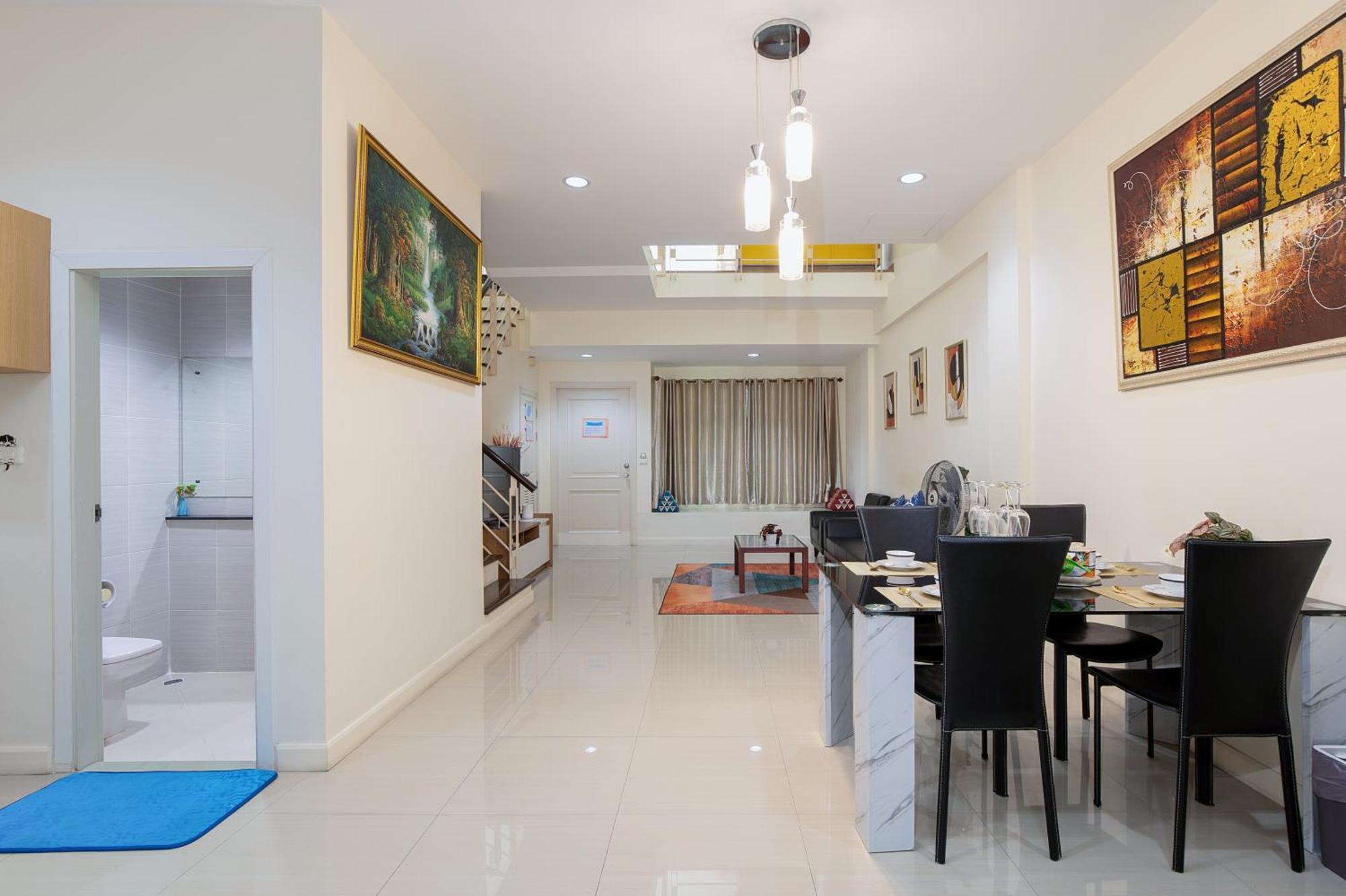 Areehouse 300平方 獨棟別墅 家庭首選 近7-11 超市 Mrt * Bangkok