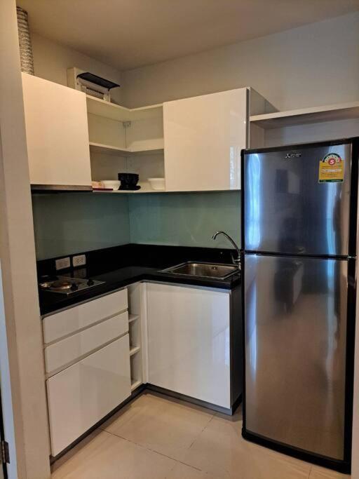 1 Bedroom In Sukhumvit Cbd 5 Min To Bts Phromphong Bangkok