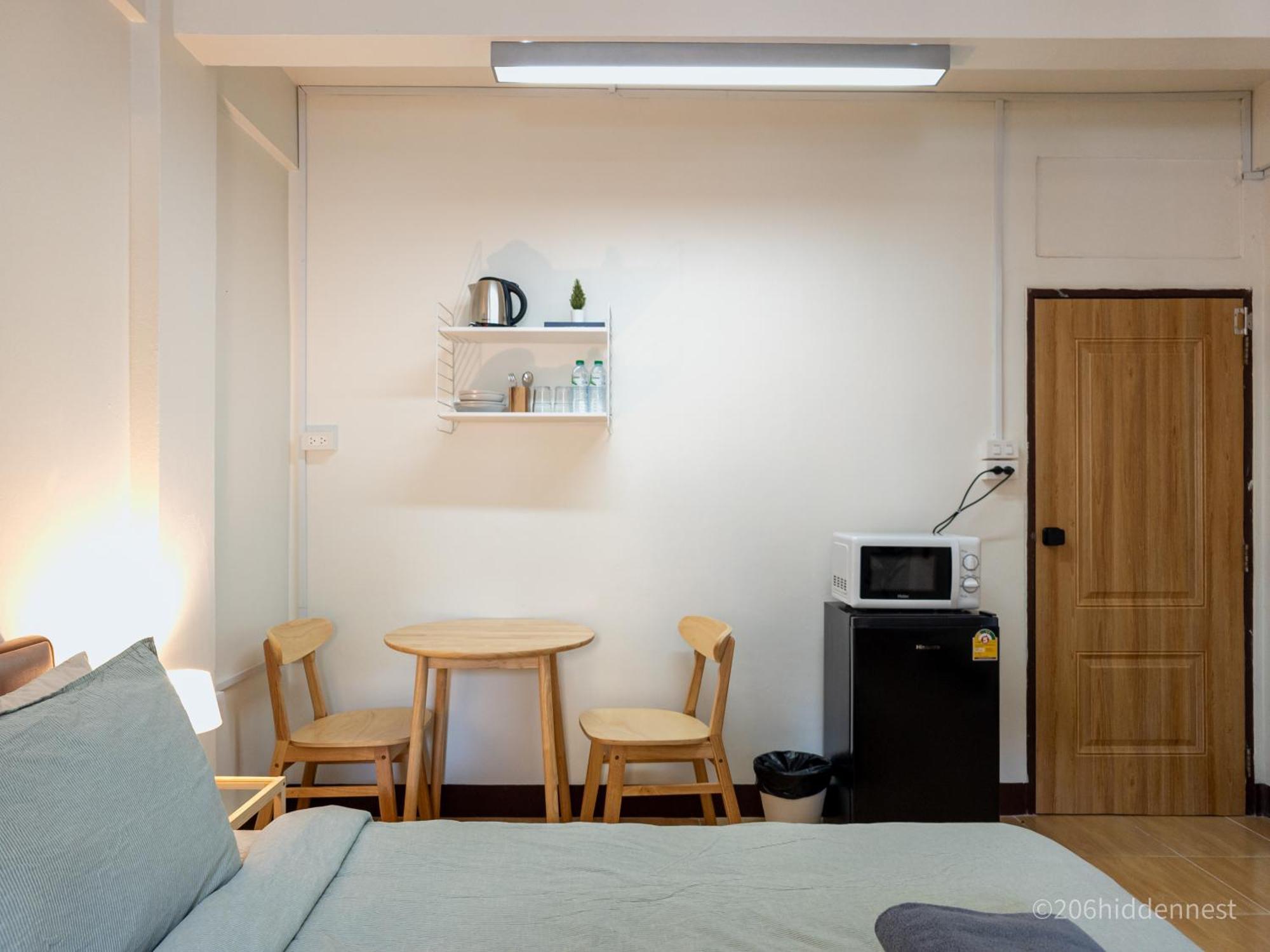 206hiddennest, Local With Street Food Only 15 Min Walk To Skytrain Apartment
