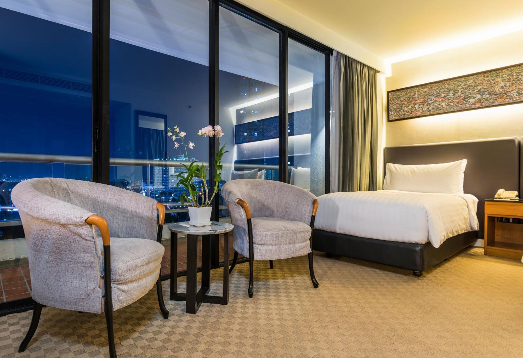Chatrium Sathon 4*