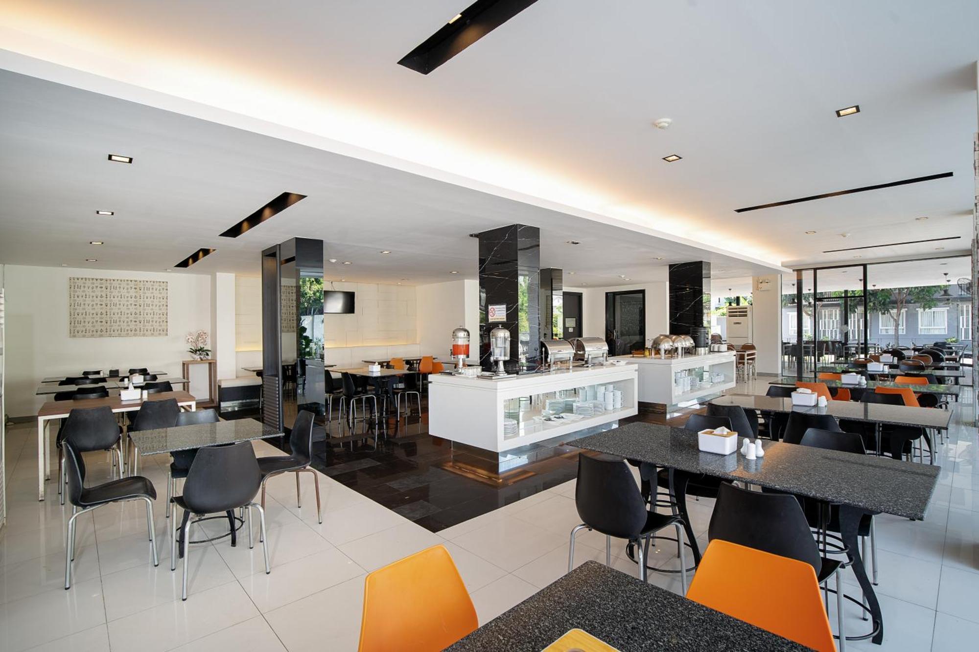 Hotel Leenova 5*