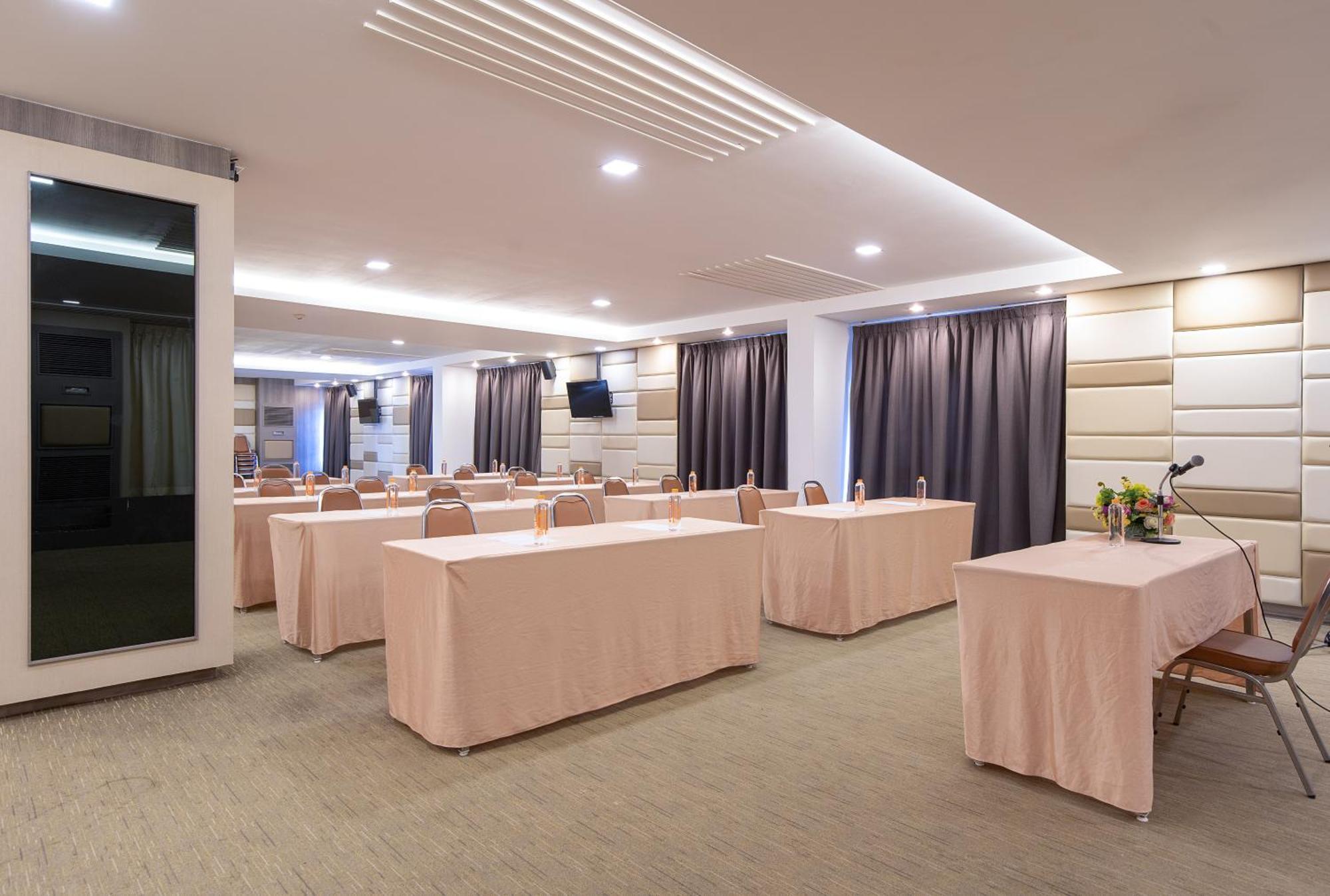 Hotel Leenova Bangkok