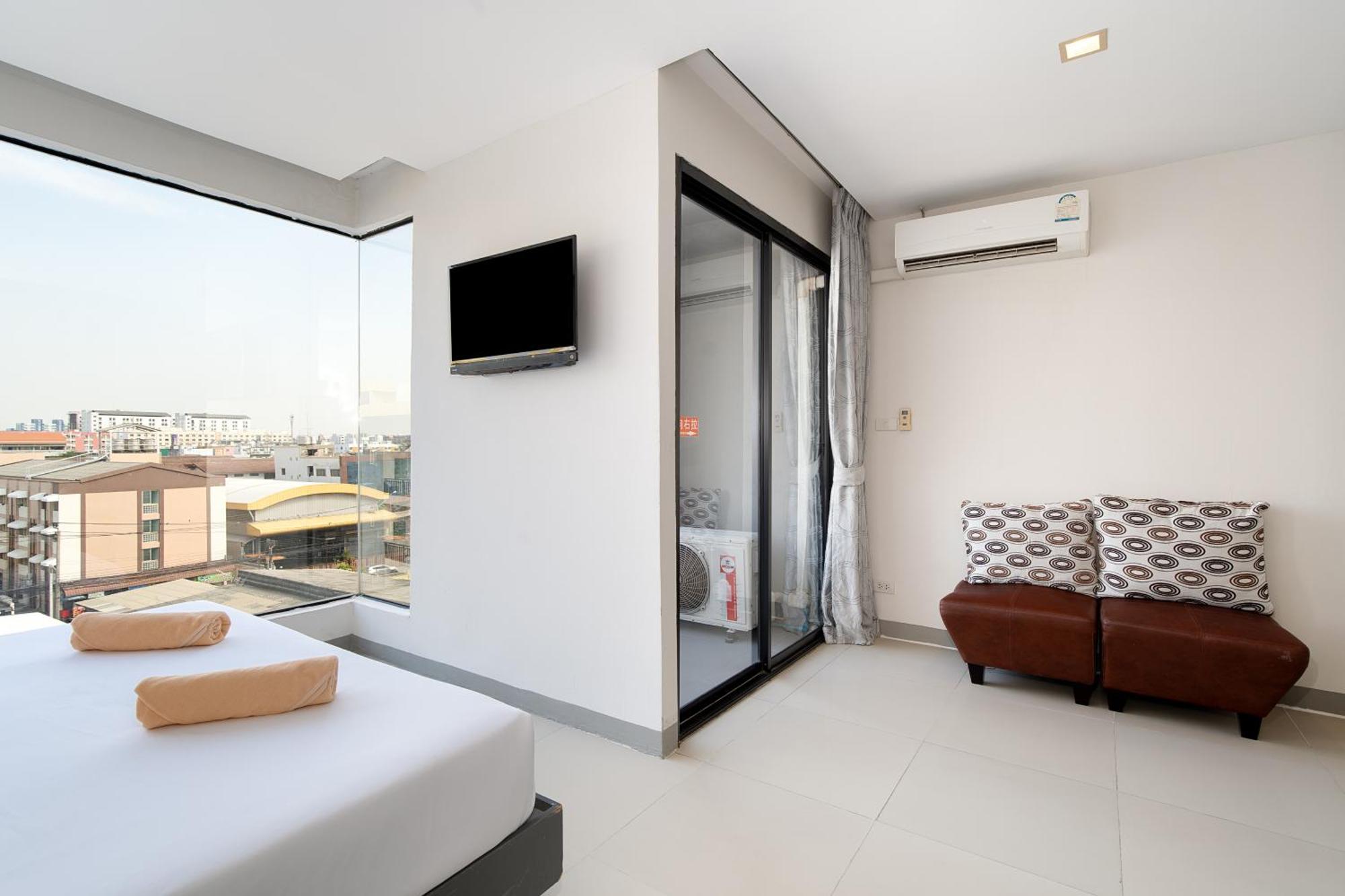 Leenova Hotel Bangkok