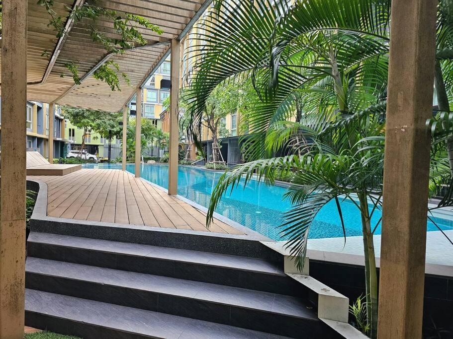 Pool Access Rama4 Rd. *