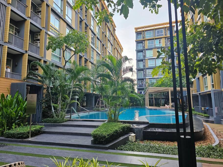 Pool Access Rama4 Rd. Apartment