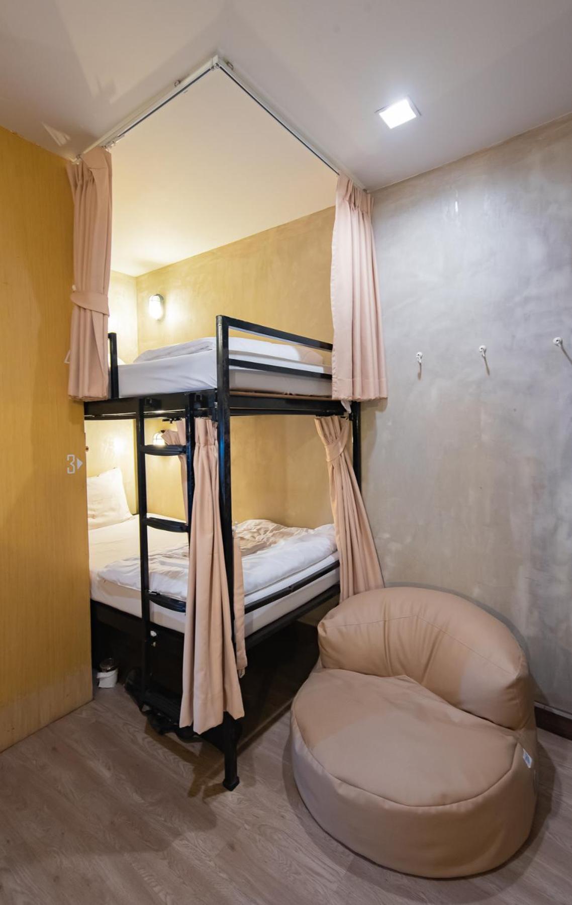 Cazz Hostel *