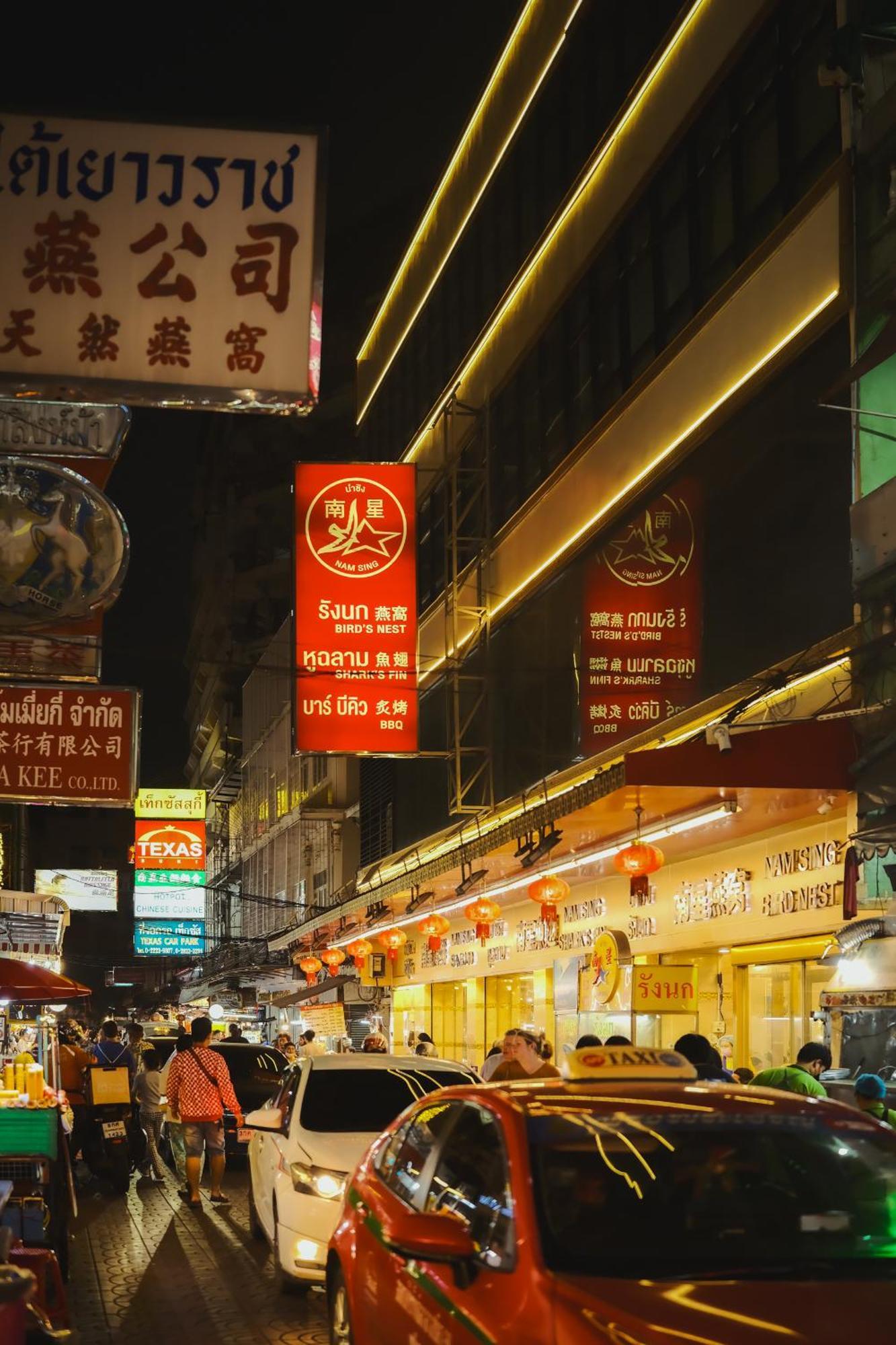 Apartment Hidden Gems In China Town, 2br