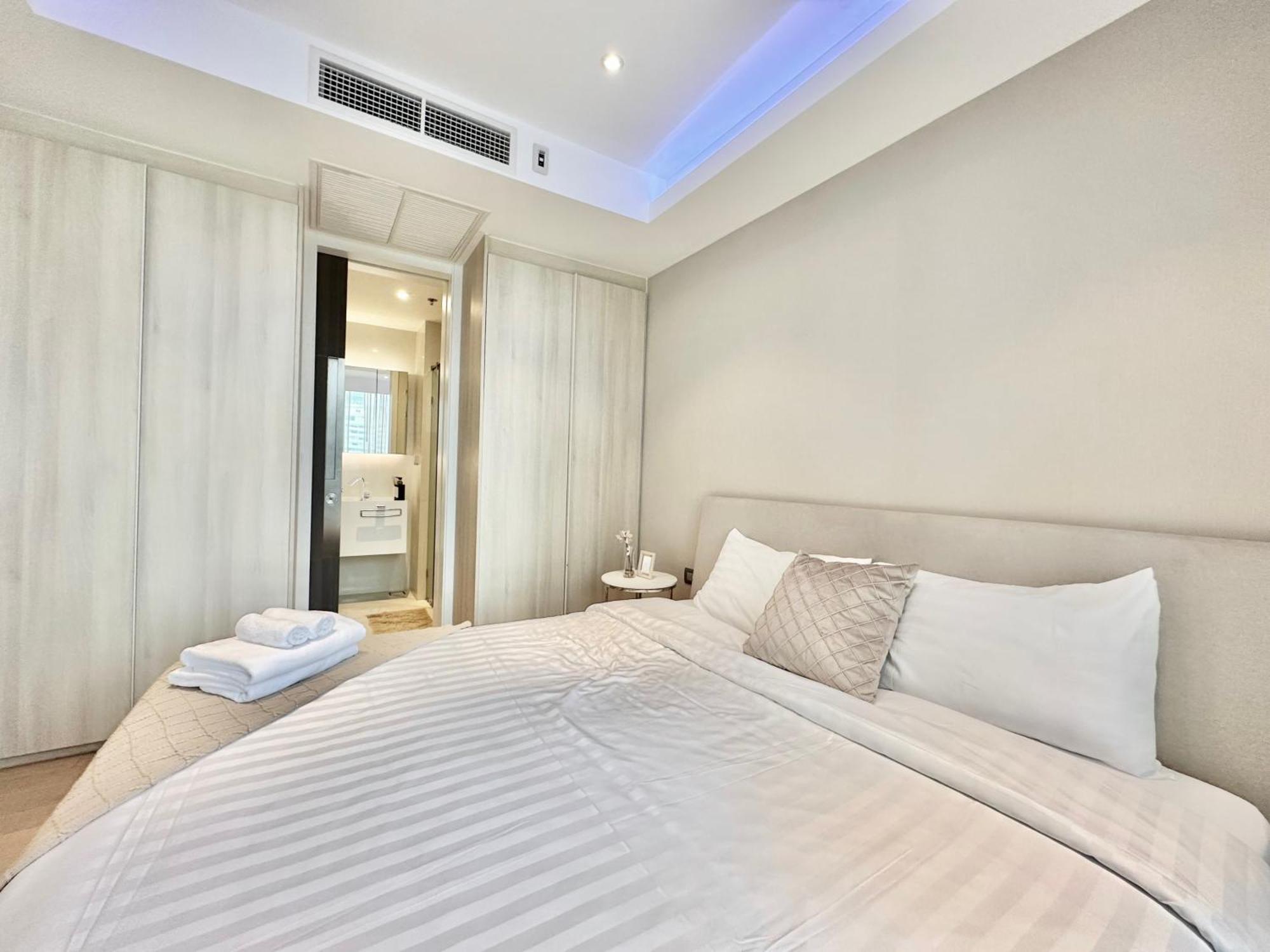 Sukhumvit 11#luxury#pool#gym#bts Nana&mrt Sukhumvit#1br#max4ppl * Bangkok