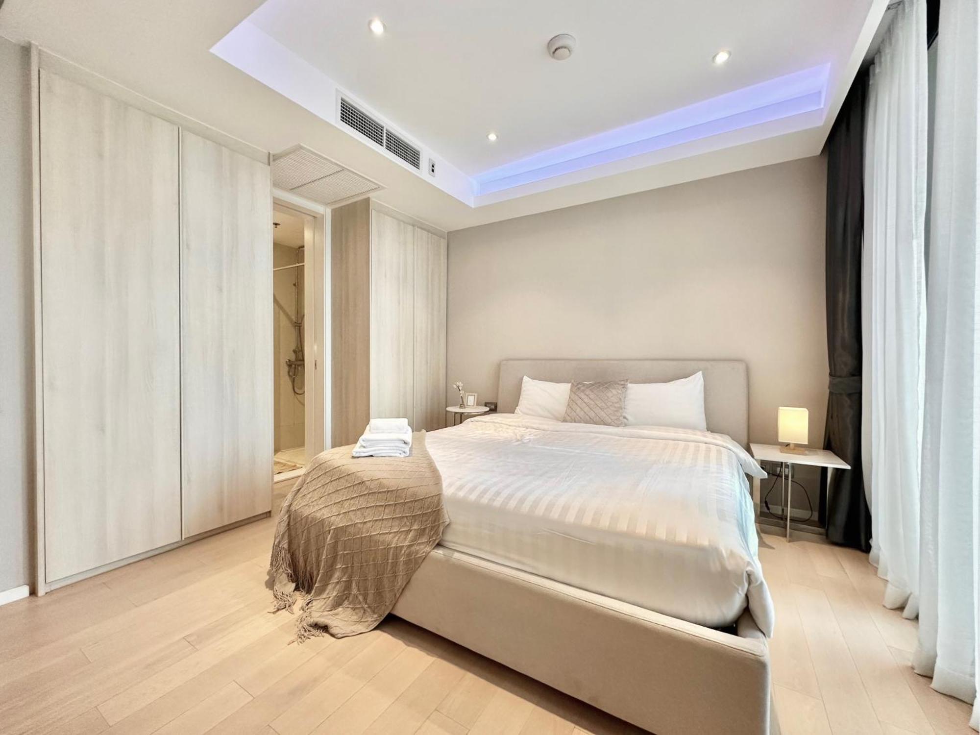 Apartment Sukhumvit 11#luxury#pool#gym#bts Nana&mrt Sukhumvit#1br#max4ppl