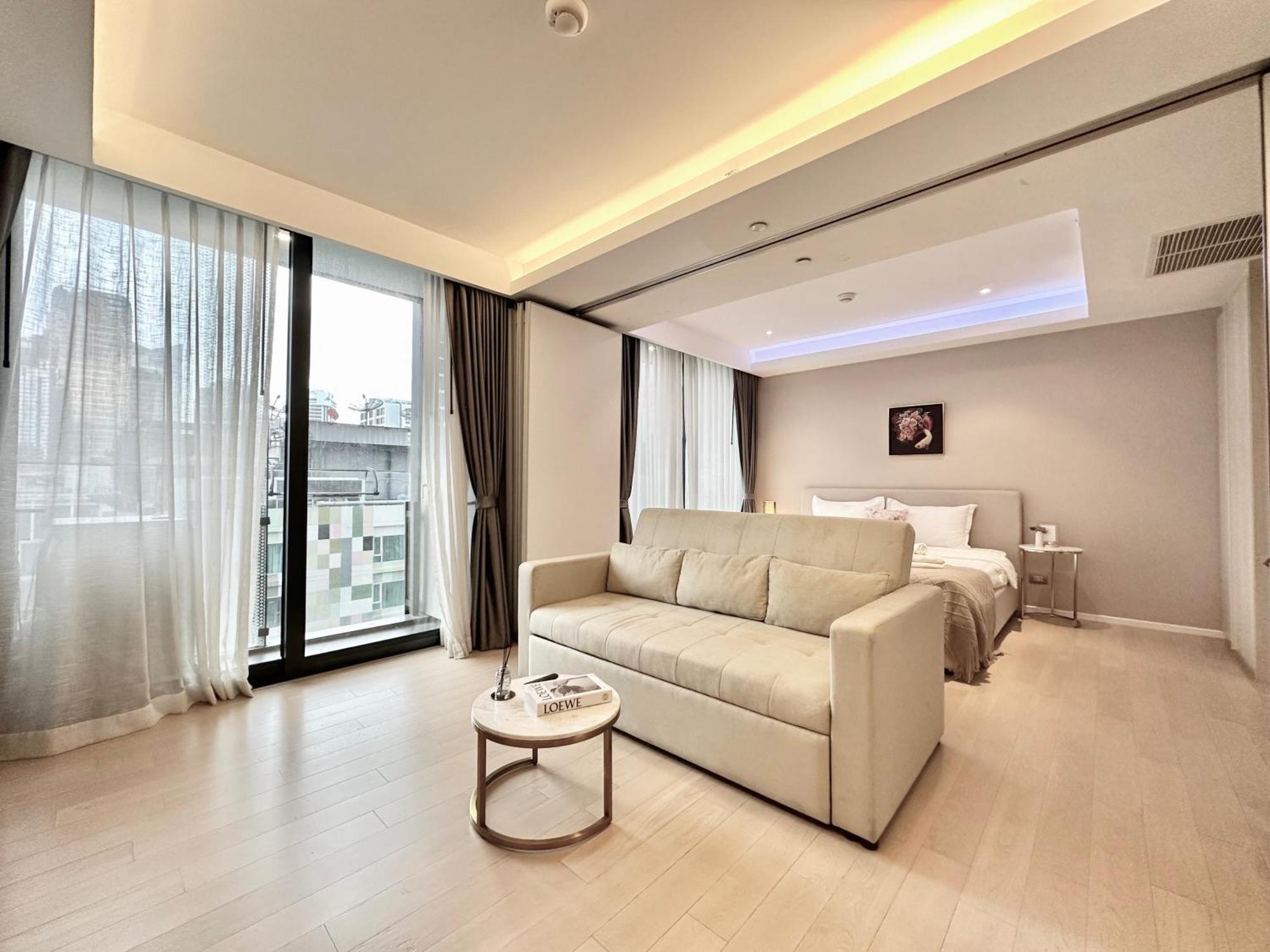 Apartment Sukhumvit 11#luxury#pool#gym#bts Nana&mrt Sukhumvit#1br#max4ppl