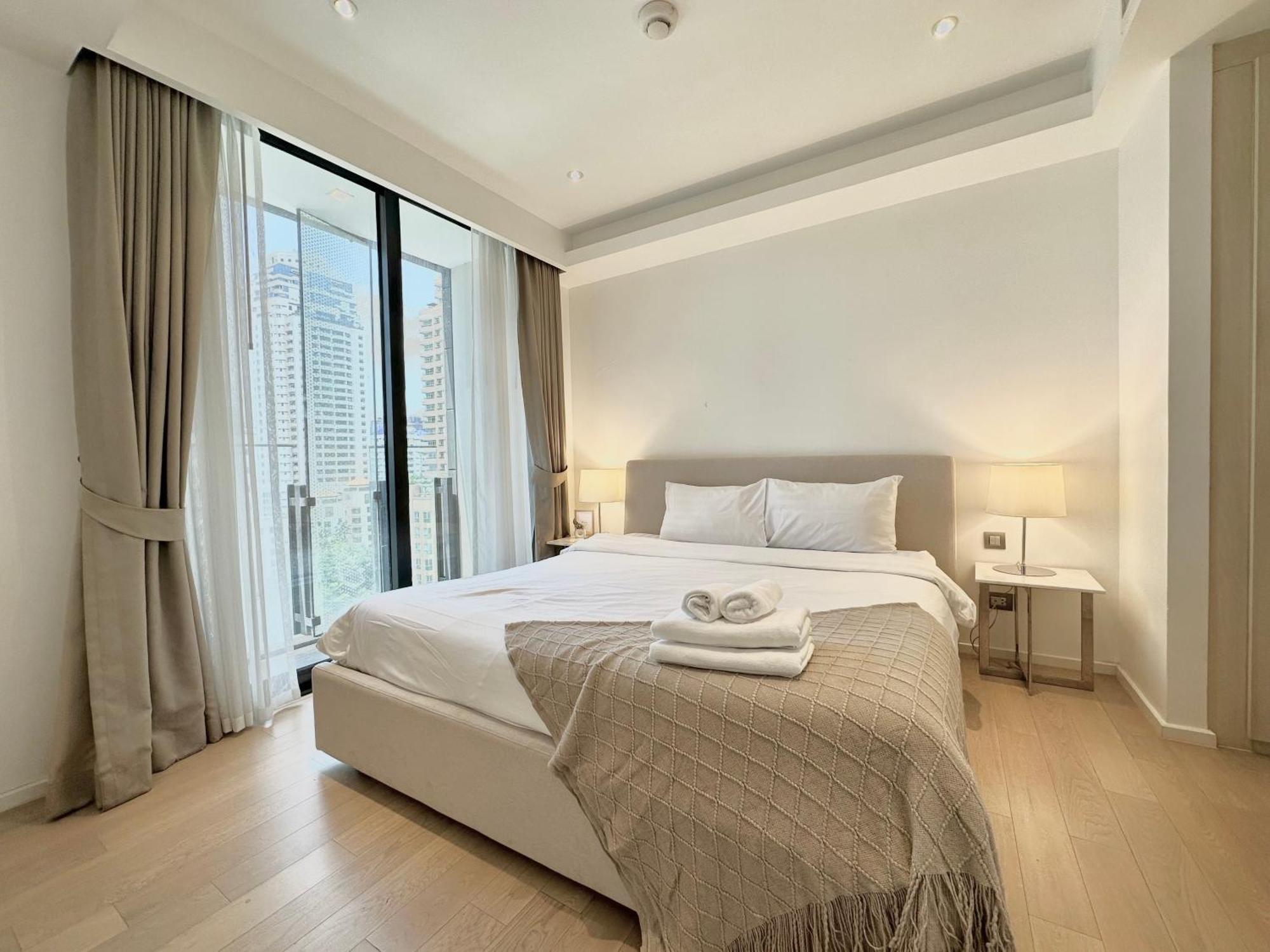Sukhumvit 11#luxury#pool#gym#bts Nana&mrt Sukhumvit#1br#max4ppl Apartment Bangkok