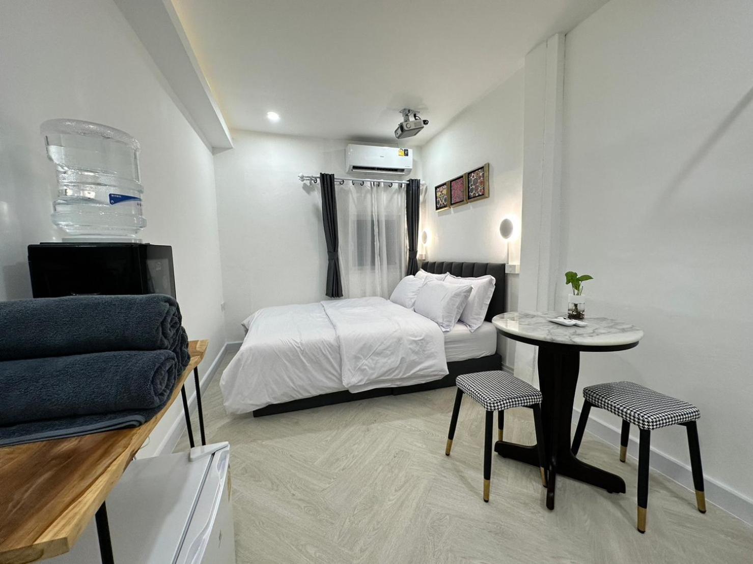 Asrama The White Den Sukhumvit 44 Bangkok